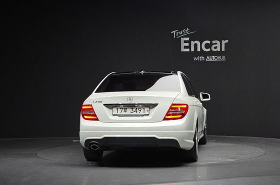Mercedes-Benz C-Class C200 CGI AVANTGARDE — пробег 124 546 км — фото 4 из 5