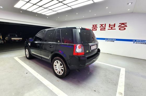 Land Rover Freelander 2.2 TD4 HSE — пробег 82 242 км — фото 4 из 5