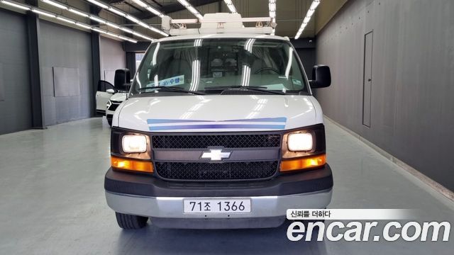 Chevrolet Express Van 6.0 — пробег 28 960 км — фото 1 из 5
