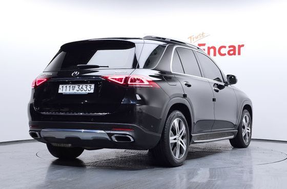 Mercedes-Benz GLE-Class GLE300d 4MATIC — пробег 37 700 км — фото 2 из 5