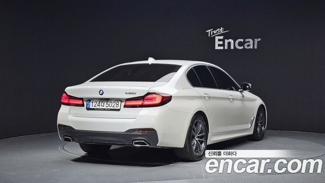 BMW 5-Series 520i M Sport — пробег 36 296 км — фото 2 из 5