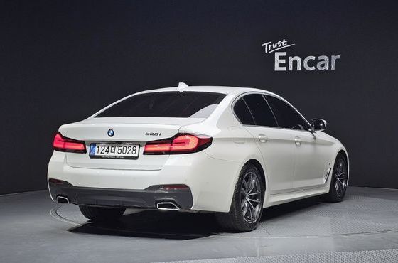 BMW 5-Series 520i M Sport — пробег 36 296 км — фото 2 из 5