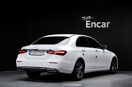 Mercedes-Benz E-Class E250 Avantgarde — пробег 17 987 км — фото 2 из 5