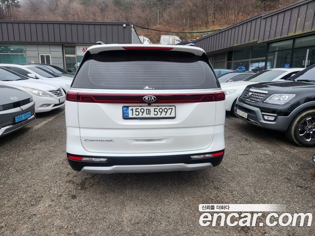 Kia Carnival 9-Seater Prstige — пробег 142 645 км — фото 4 из 5