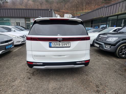 Kia Carnival 9-Seater Prstige — пробег 142 645 км — фото 4 из 5