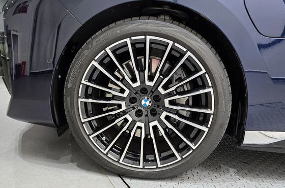 BMW 7-Series 750e xDrive M Sport — пробег 7 400 км — фото 5 из 5