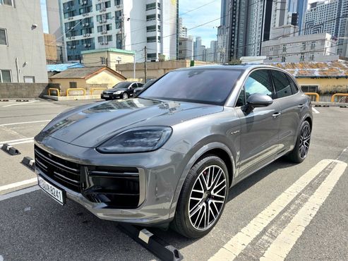 Porsche Cayenne 4.0 Turbo E-Hybrid — пробег 17 000 км — фото 1 из 5