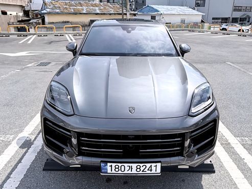 Porsche Cayenne 4.0 Turbo E-Hybrid — пробег 17 000 км — фото 3 из 5