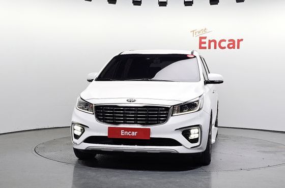 Kia Carnival 7-Seater Limousine VIP — пробег 139 633 км — фото 3 из 5