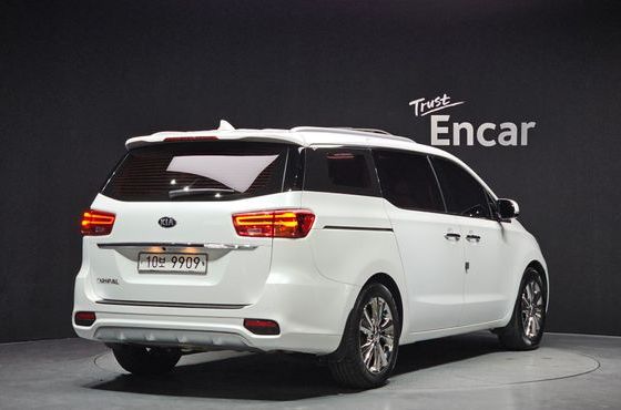 Kia Carnival 9-Seater Noblesse — пробег 147 657 км — фото 2 из 5