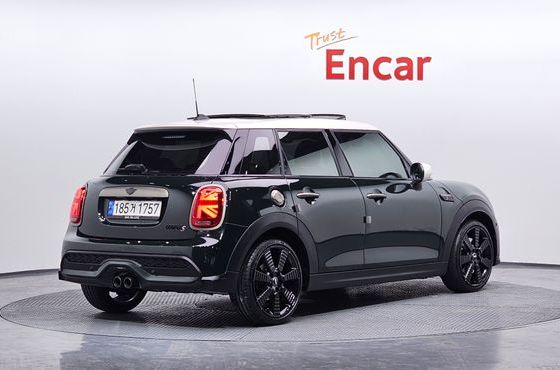 Mini Cooper 5Door Resolute Edition 3rd Gen — пробег 24 891 км — фото 2 из 5