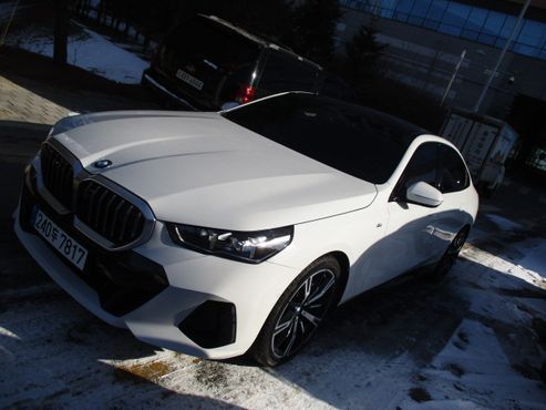 BMW 5-Series 530i xDrive M Sport — пробег 50 000 км — фото 2 из 5