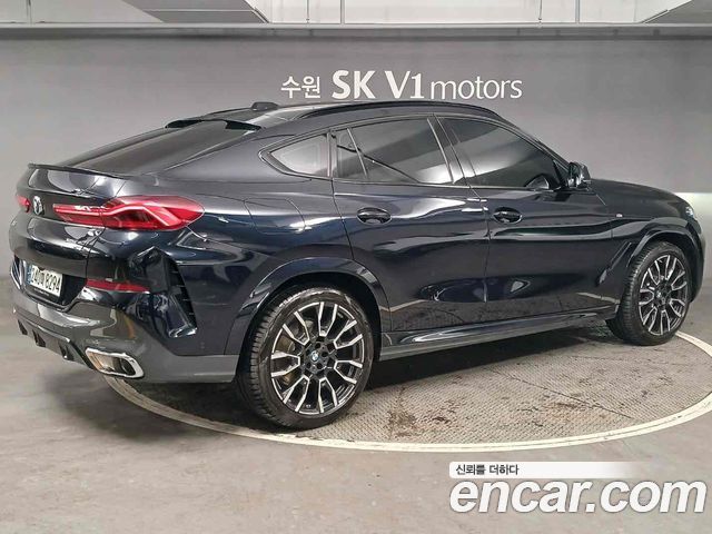 BMW X6 xDrive40i M Sport — пробег 13 050 км — фото 4 из 5