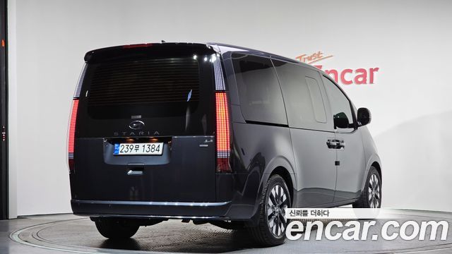 Hyundai Staria 4WD Lounge 9-Seater Inspiration — пробег 77 721 км — фото 2 из 5