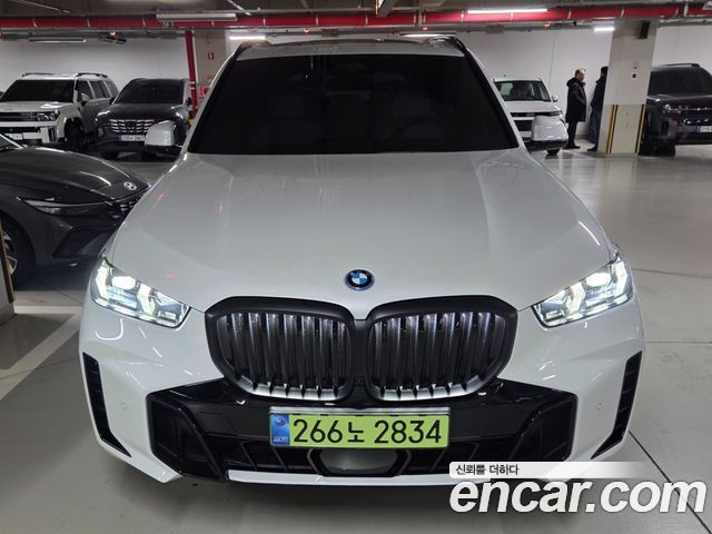 BMW X5 xDrive 50e M Sport — пробег 1 300 км — фото 1 из 5