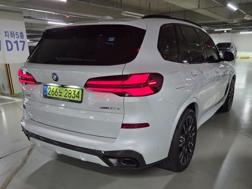 BMW X5 xDrive 50e M Sport — пробег 1 300 км — фото 3 из 5