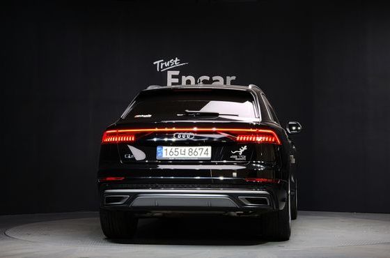 Audi Q8 45 TDI Quattro Premium — пробег 67 318 км — фото 4 из 5