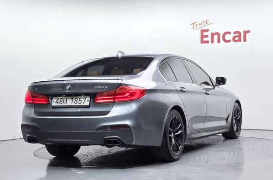 BMW 5-Series 520d xDrive M Sport Package Plus — пробег 80 217 км — фото 2 из 5