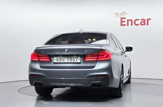 BMW 5-Series 520d xDrive M Sport Package Plus — пробег 80 217 км — фото 4 из 5