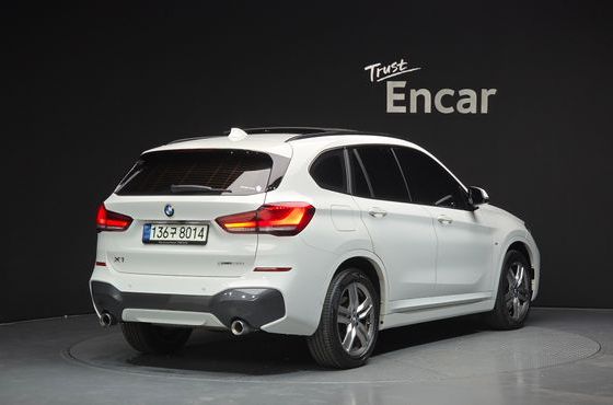 BMW X1 xDrive 20i M Sport — пробег 63 368 км — фото 2 из 5