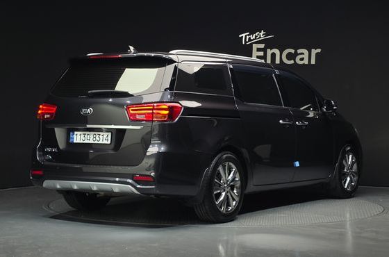 Kia Carnival 9-Seater Prstige — пробег 143 451 км — фото 2 из 5