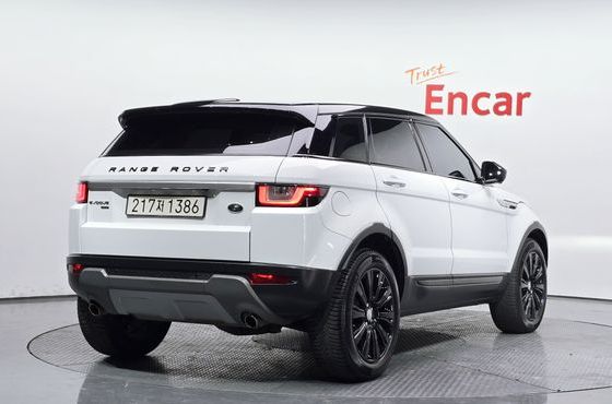 Land Rover Range Rover Evoque 2.0 TD4 HSE — пробег 93 736 км — фото 2 из 5