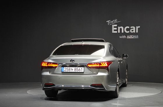 Lexus LS 3.5 Platinum AWD — пробег 30 171 км — фото 4 из 5