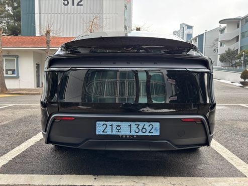 Tesla Model Y RWD — пробег 2 300 км — фото 4 из 5