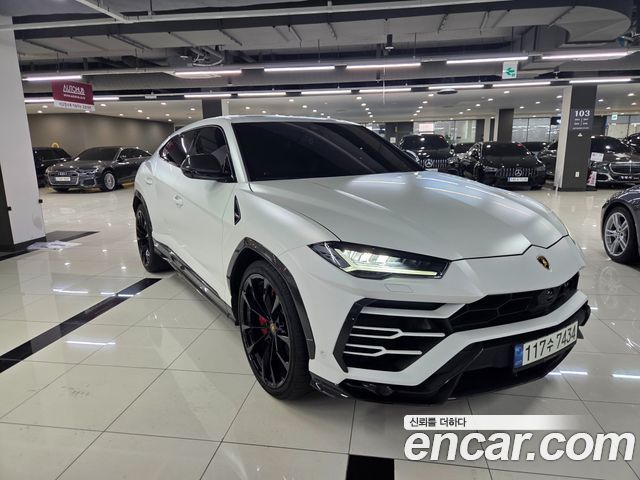 Lamborghini Urus 4.0 V8 — пробег 10 500 км — фото 1 из 5
