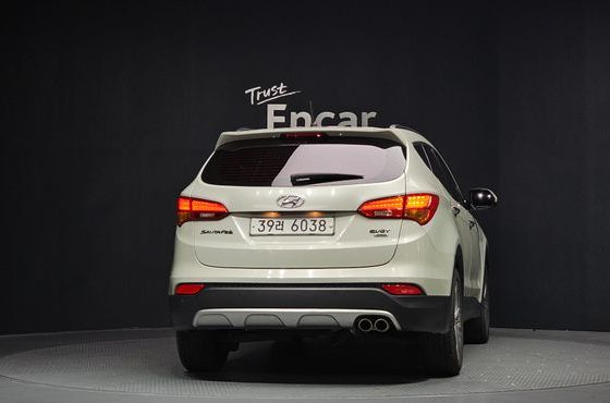 Hyundai Santafe Diesel(e-VGT) 2.0 4WD Exclusive — пробег 183 679 км — фото 4 из 5