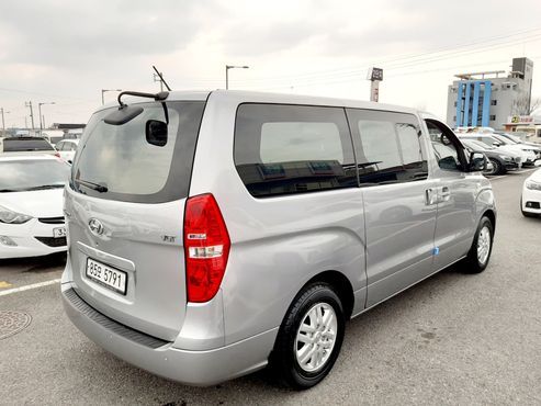 Hyundai Starex Van 5-Seater Modern — пробег 120 000 км — фото 4 из 5