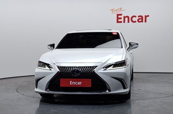Lexus ES Luxury Plus — пробег 57 057 км — фото 3 из 5
