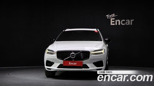 Volvo XC60 T8 R-Design — пробег 56 860 км — фото 3 из 5