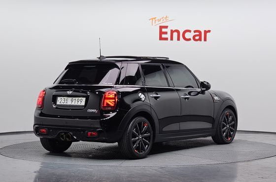 Mini Cooper 5Door Standard 3rd — пробег 82 893 км — фото 2 из 5