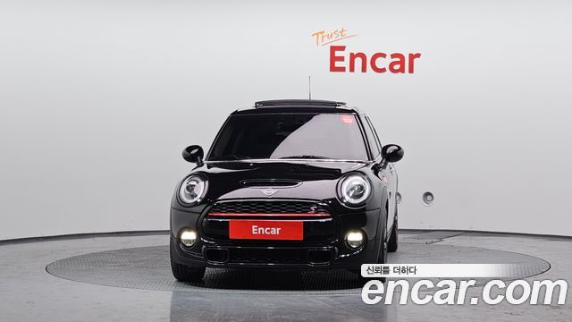 Mini Cooper 5Door Standard 3rd — пробег 82 893 км — фото 3 из 5