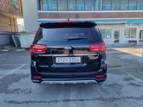 Kia Carnival 9-Seater Prstige — пробег 135 247 км — фото 4 из 5