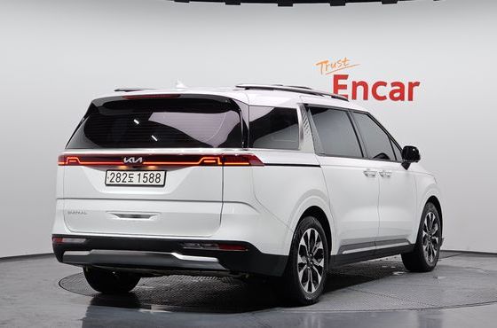 Kia Carnival 9-Seater Signature — пробег 53 313 км — фото 2 из 5