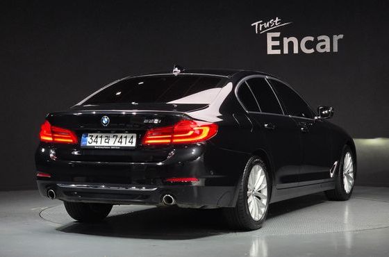 BMW 5-Series 530i Luxury Plus — пробег 138 346 км — фото 2 из 5