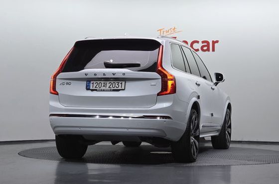 Volvo XC90 T8 Ultimate Bright Hybrid — пробег 45 303 км — фото 4 из 5