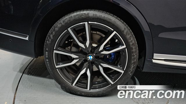 BMW X7 xDrive 40i M Sport 6STR — пробег 69 611 км — фото 5 из 5