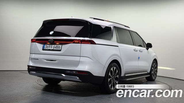 Kia Carnival 9-Seater Signature — пробег 17 622 км — фото 2 из 5