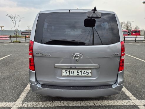 Hyundai Starex 12-Seater Wagon CVX Deluxe — пробег 205 167 км — фото 4 из 5