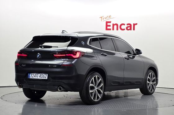 BMW X2 (F39) xDrive20i Advantage — пробег 84 700 км — фото 2 из 5