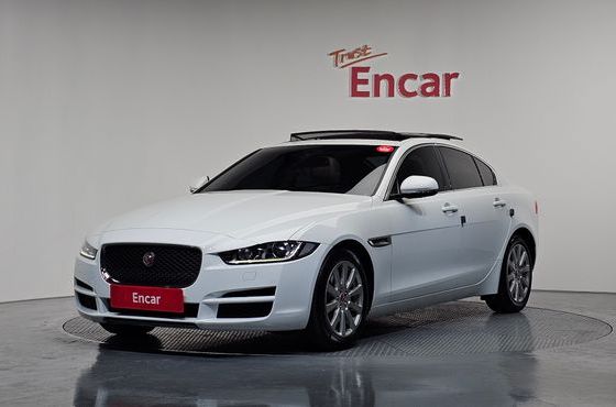 Jaguar XE 20d Prestige — пробег 92 685 км — фото 1 из 5