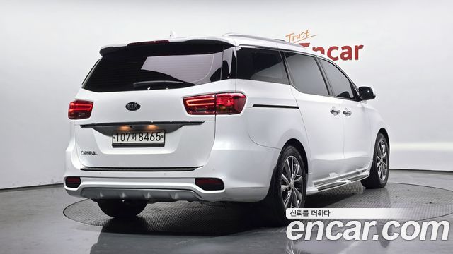 Kia Carnival из Кореи Encar