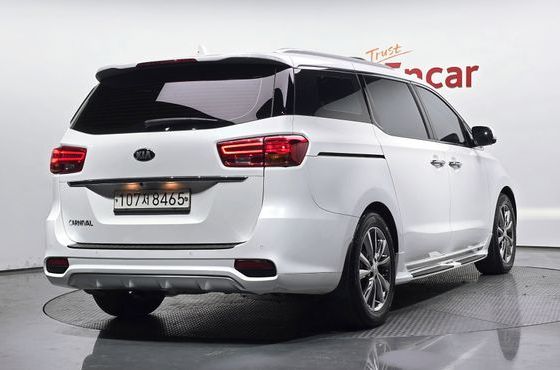 Kia Carnival 9-Seater Noblesse Special — пробег 102 048 км — фото 2 из 5