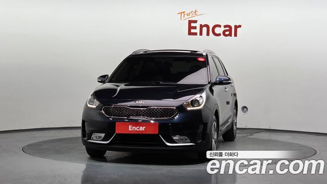 Kia Niro Prestige — пробег 80 773 км — фото 3 из 5