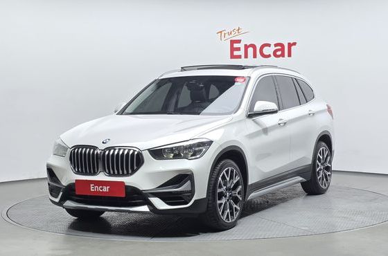 BMW X1 xDrive 20i xLine — пробег 75 222 км — фото 1 из 5