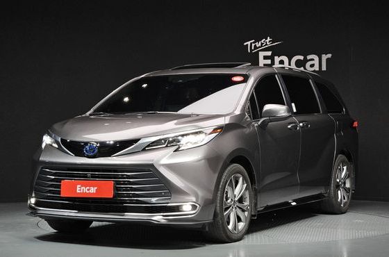 Toyota Sienna 2.5 Hybrid 2WD — пробег 81 357 км — фото 1 из 5