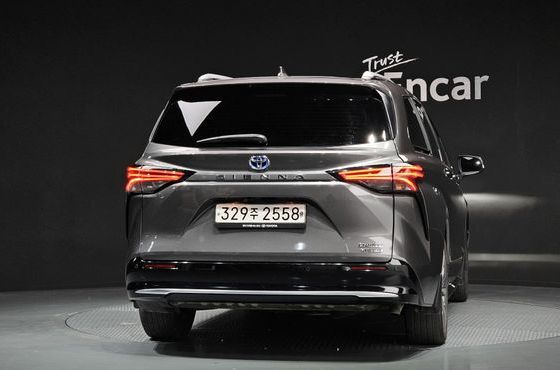 Toyota Sienna 2.5 Hybrid 2WD — пробег 81 357 км — фото 4 из 5